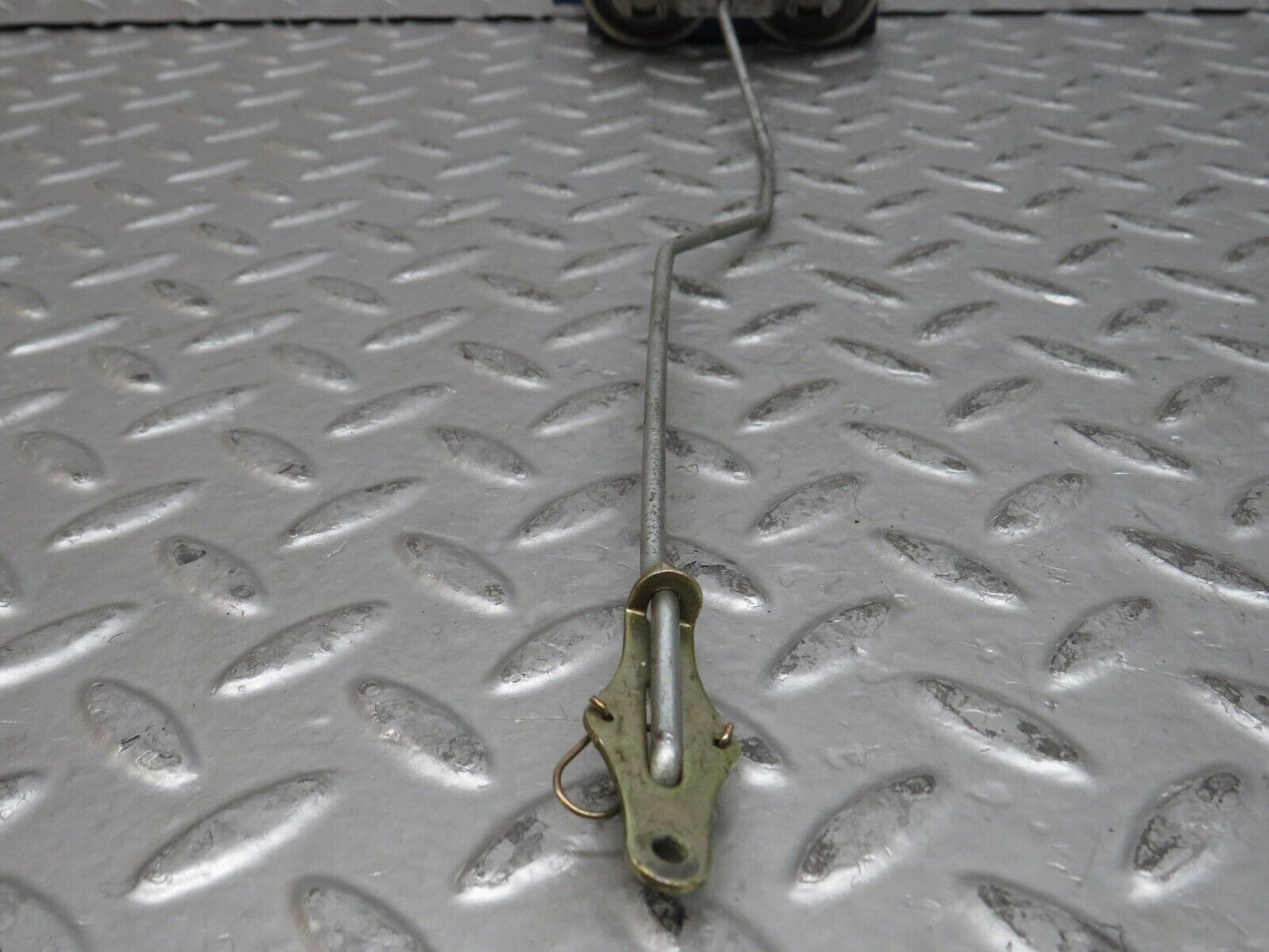 28174 Mercedes-Benz W123 280E Rear Left Door Lock Vacuum Actuator