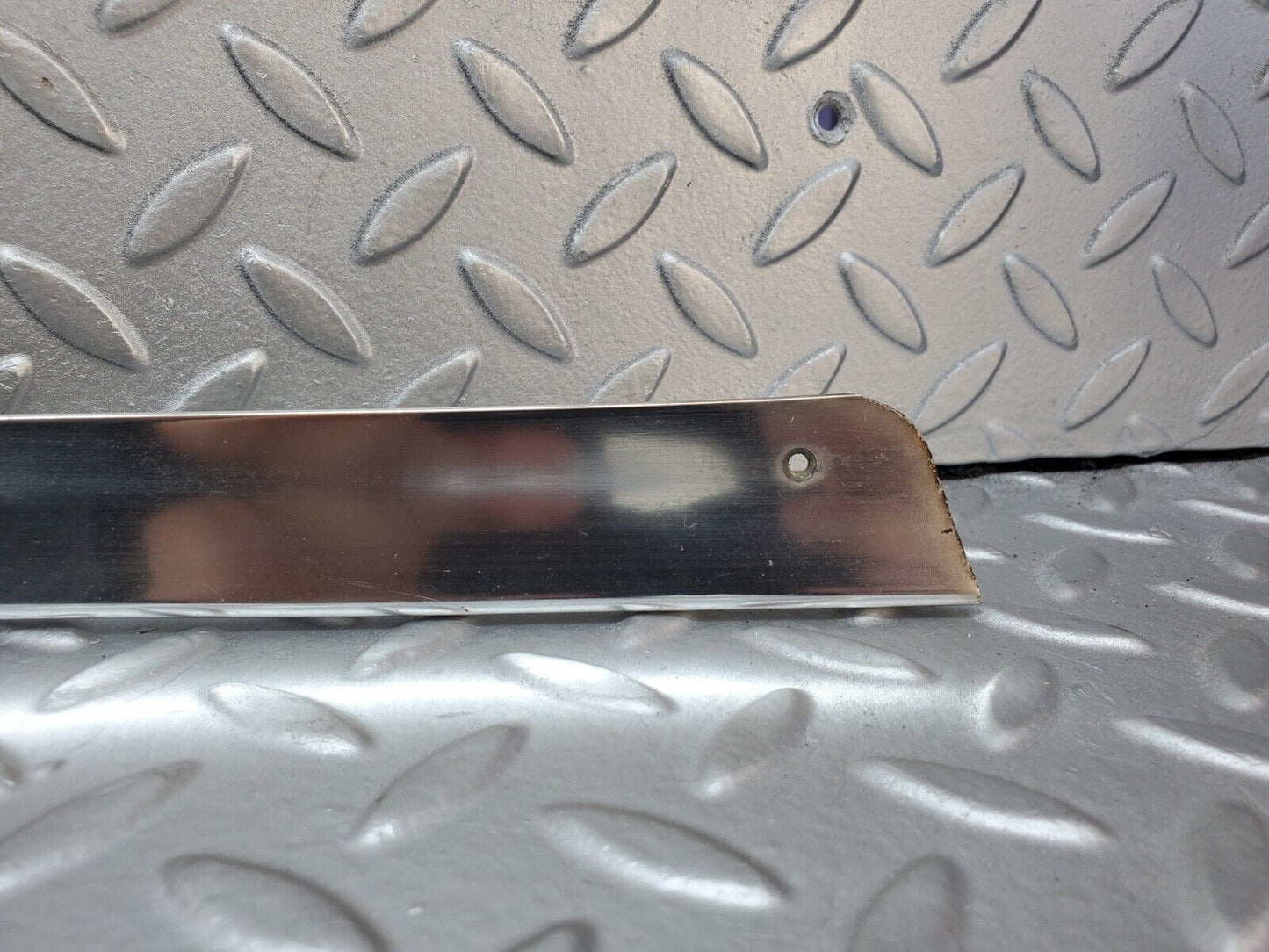 45995 Mercedes-Benz W126 420SE Roof Chrome Trim Right Side