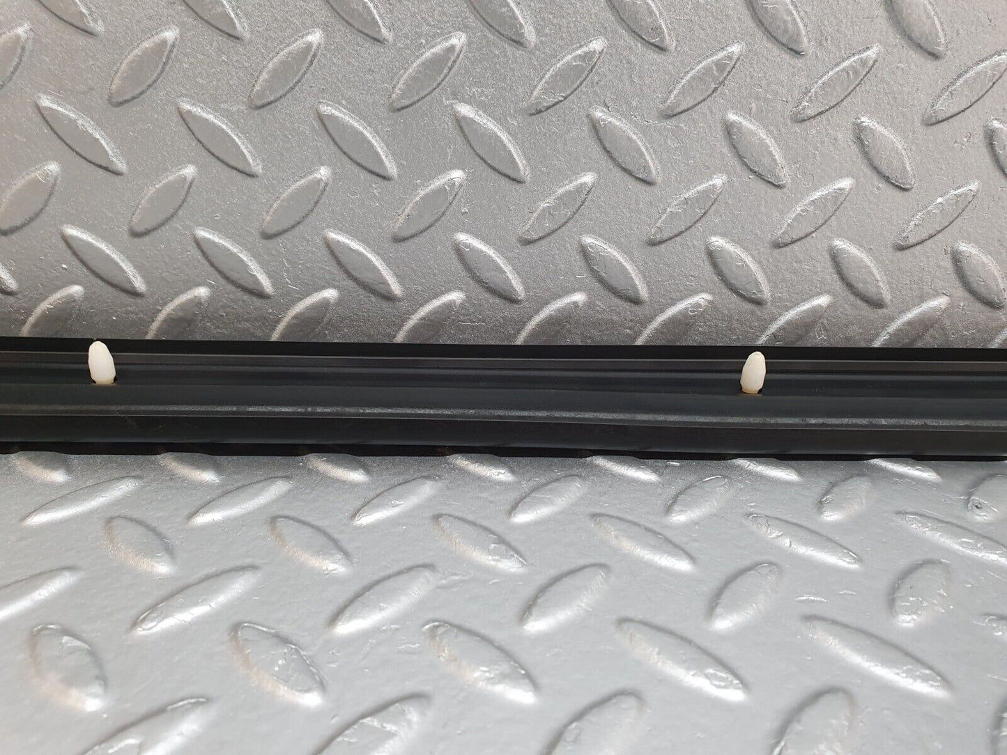41710 Mercedes-Benz W124 200E Door Lower Sealing Rubber Trim Right