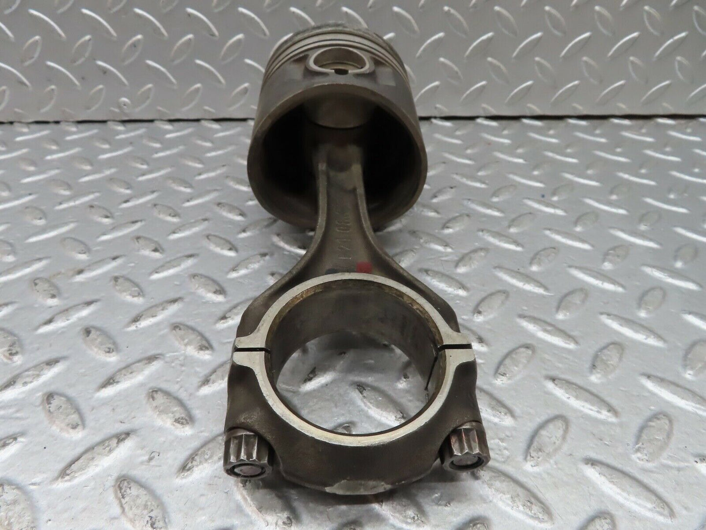 19196 Mercedes-Benz W123 300D Piston With Connecting Rod 91.48 mm