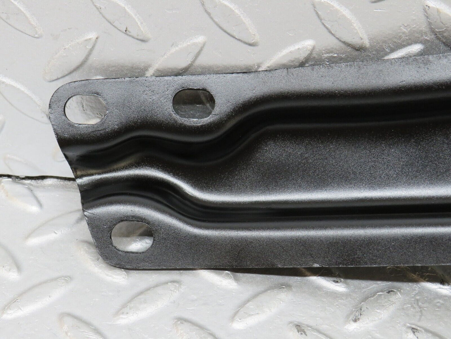 36370 Mercedes-Benz W126 420SE Engine Mount Bracket Support