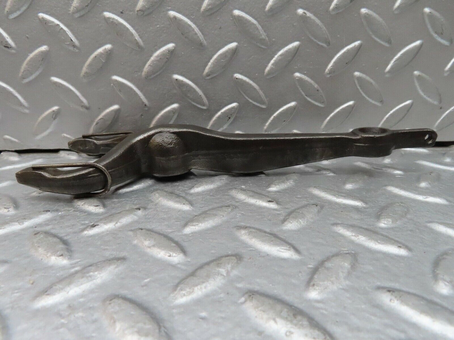 18534 Mercedes-Benz W111 Clutch Release Fork & Bearing Guide Sleeve 1112611418