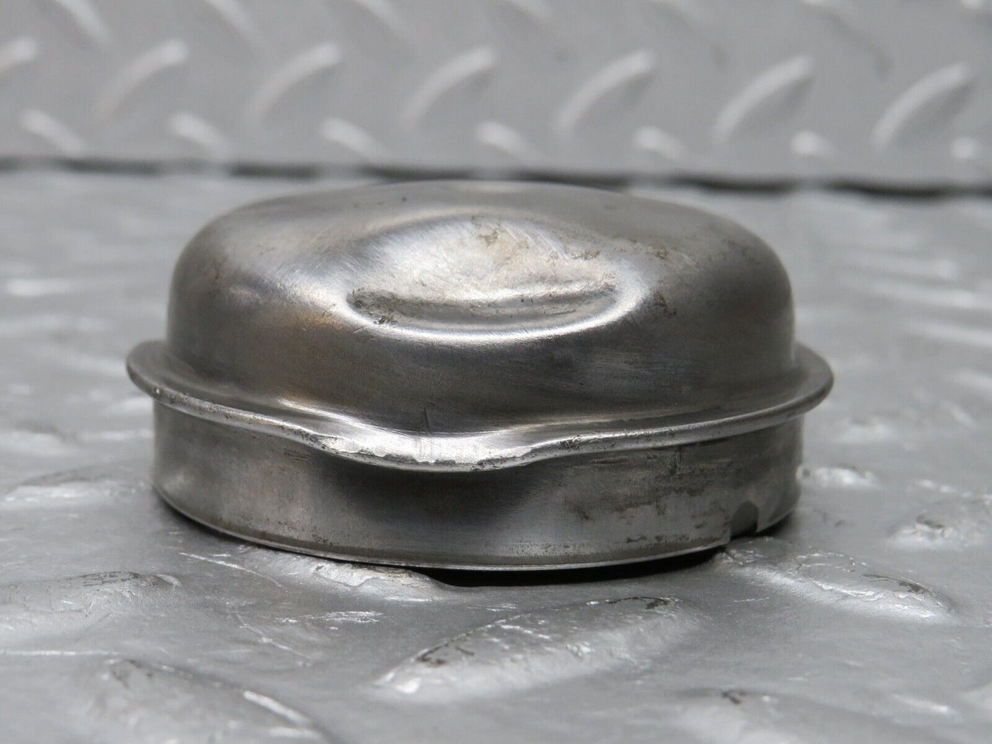 38480 Mercedes-Benz R129 280SL Coupe Wheel Hub Locking Cap With Bearing