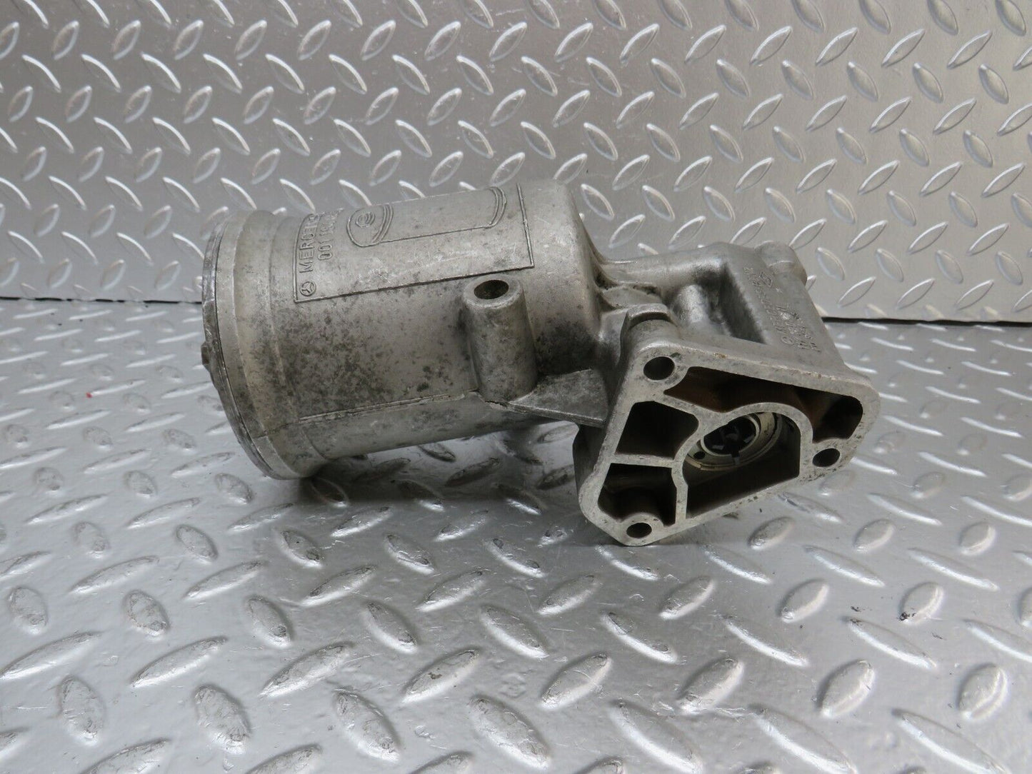 25092 Mercedes-Benz W126 Oil Filter Housing 1171802811