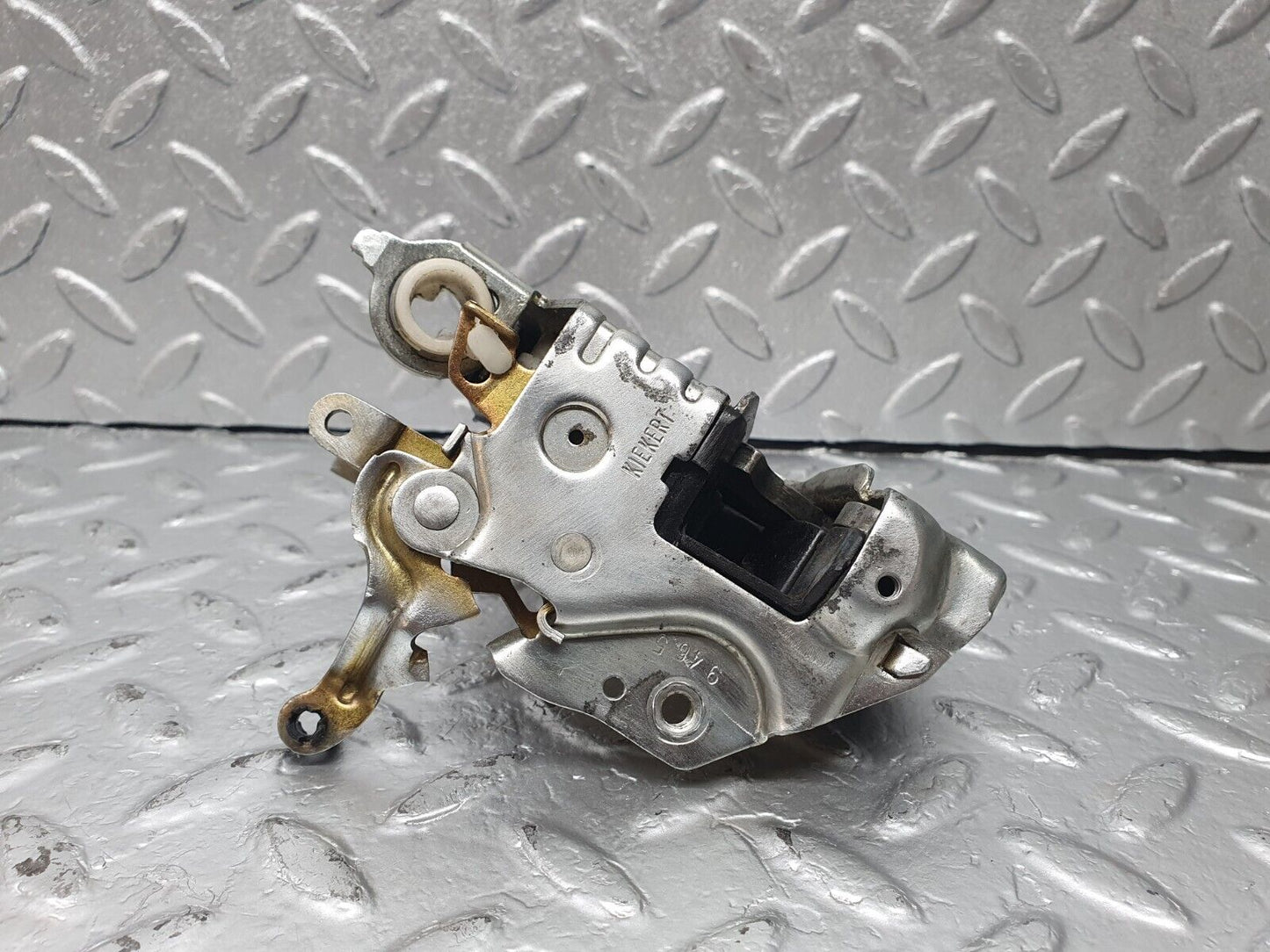 42756 Mercedes-Benz W201 190 Front Right Door Lock Mechanism