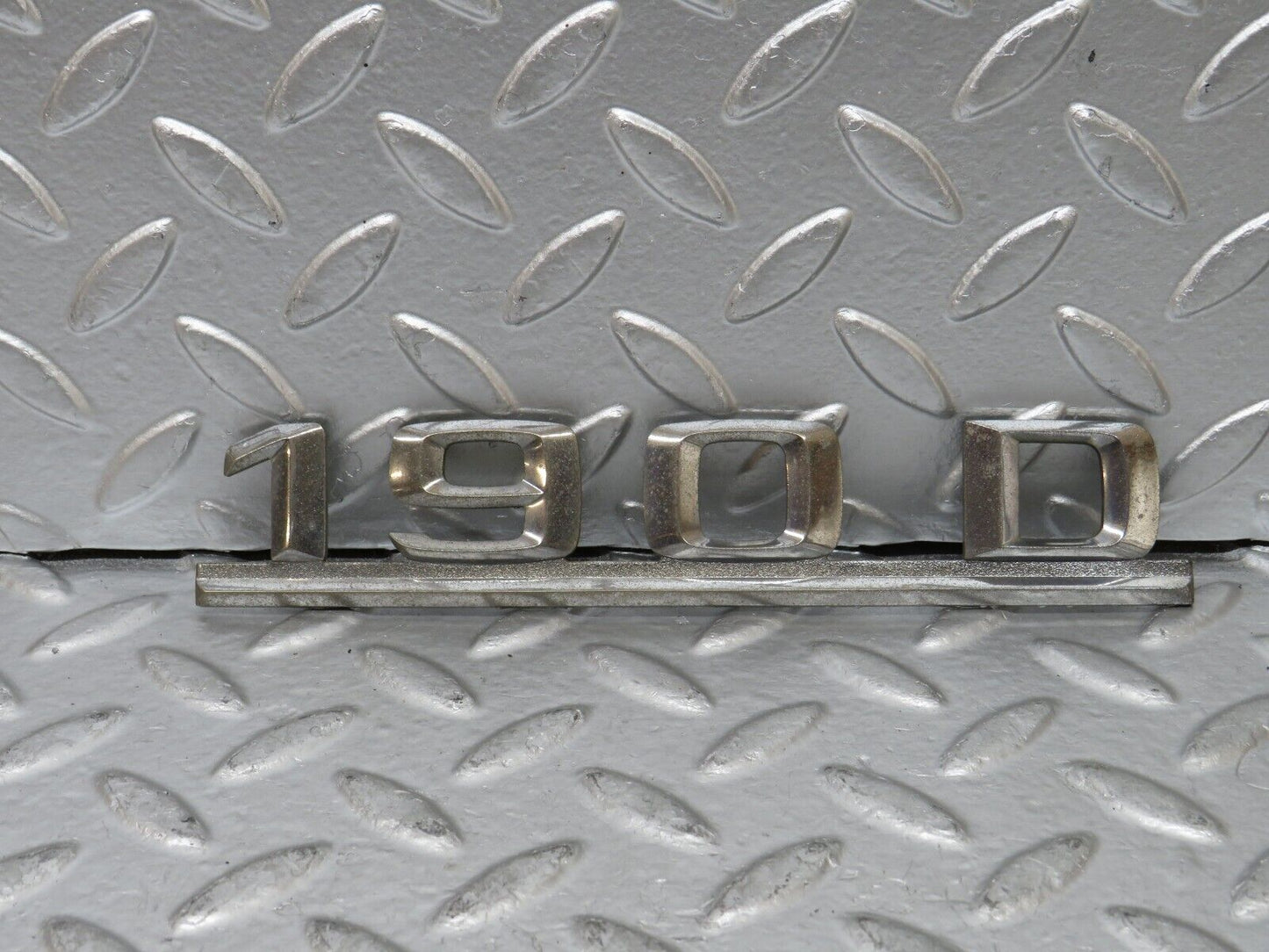 25199 Mercedes-Benz W201 190D Trunk  Badge Emblem