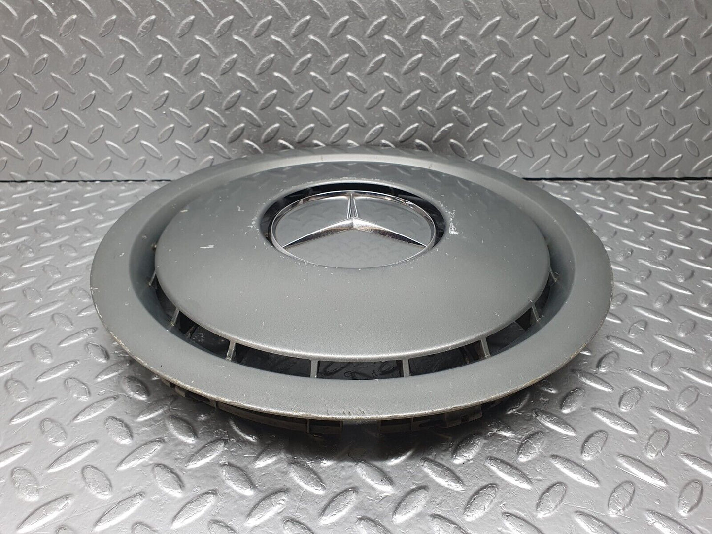 42880 Mercedes-Benz W201 190 2.0L Wheel Trim Hub Cap 14" 2014010324
