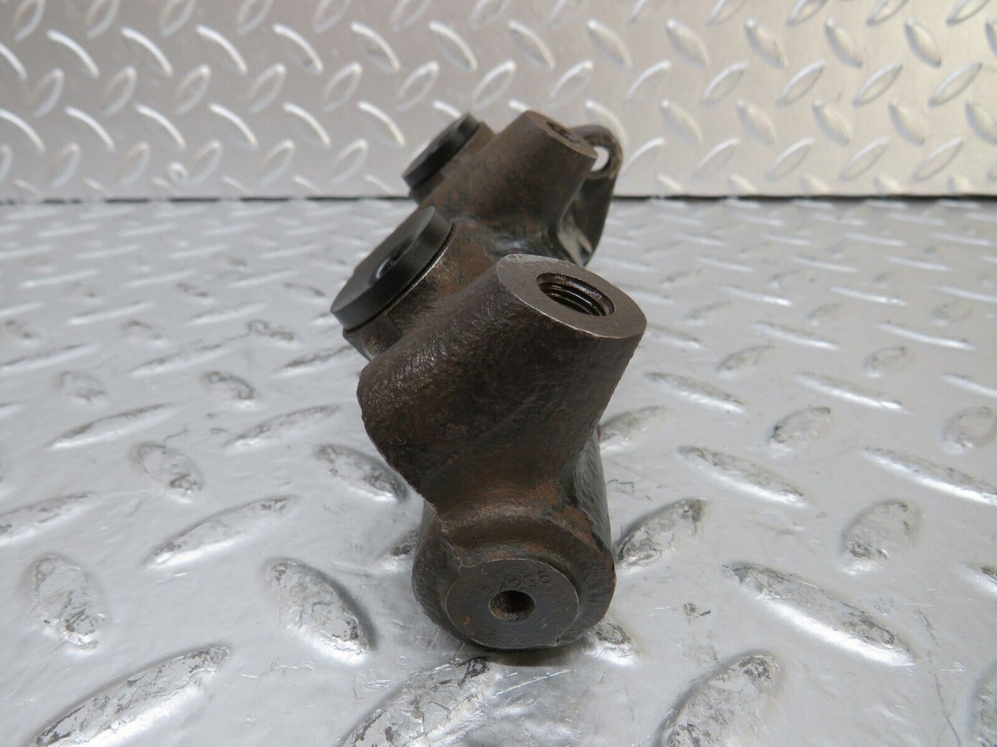 26105 Mercedes-Benz W116 450SE Brake Master Cylinder
