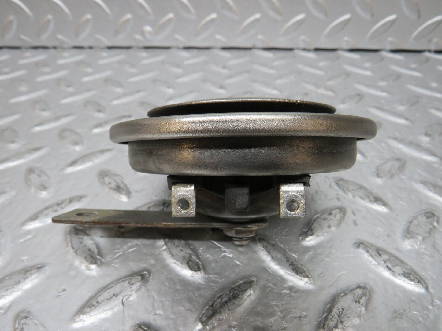 30617 Mercedes-Benz W201 190E 2.0L Horn Hella 002952