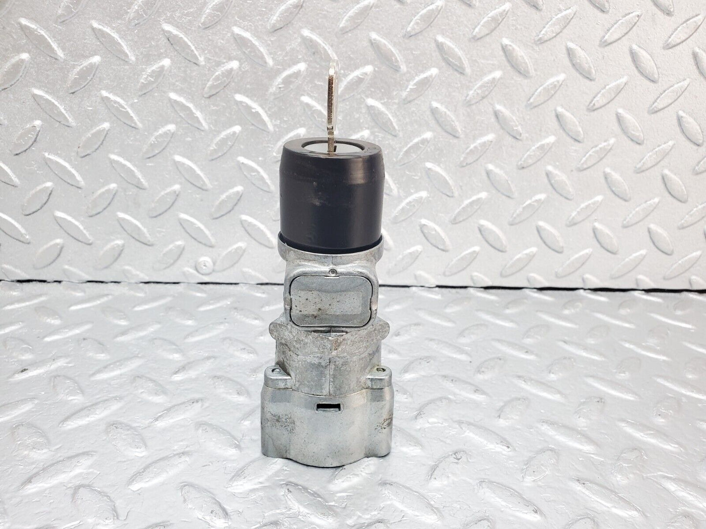44396 Mercedes-Benz W123 280E Steering Lock Ignition Switch With Key