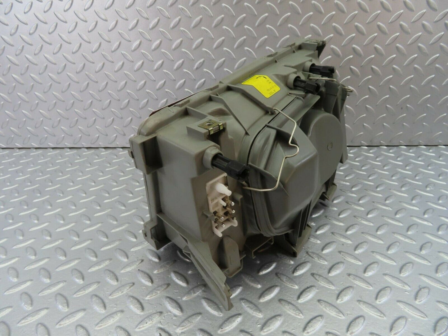 10506 Mercedes-Benz W201 190E Headlight Bosch Left Side 0301067725