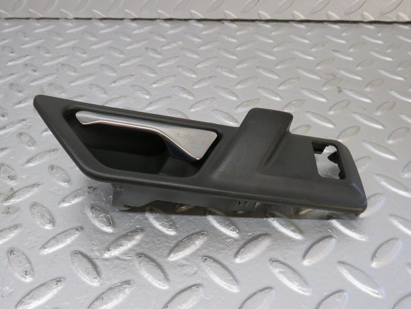 33909 Mercedes-Benz W124 260E Interior Door Handle Rear Left 1247600161