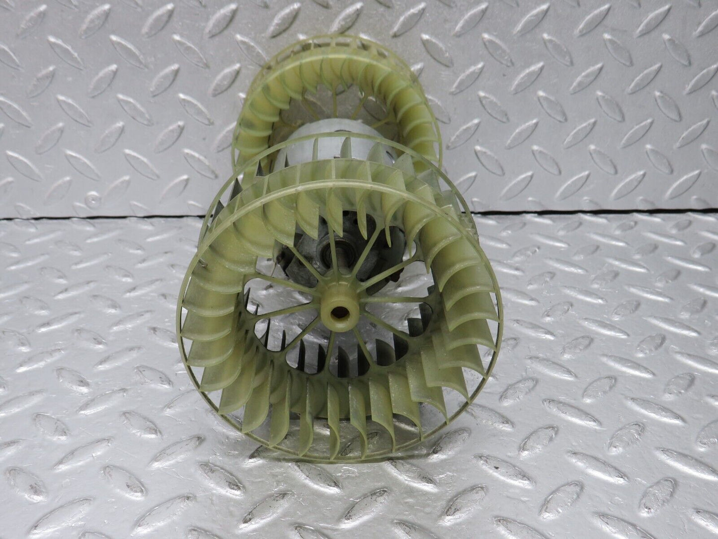 38468 Mercedes-Benz R129 280SL Coupe Heater Blower Motor Bosch 0130111023