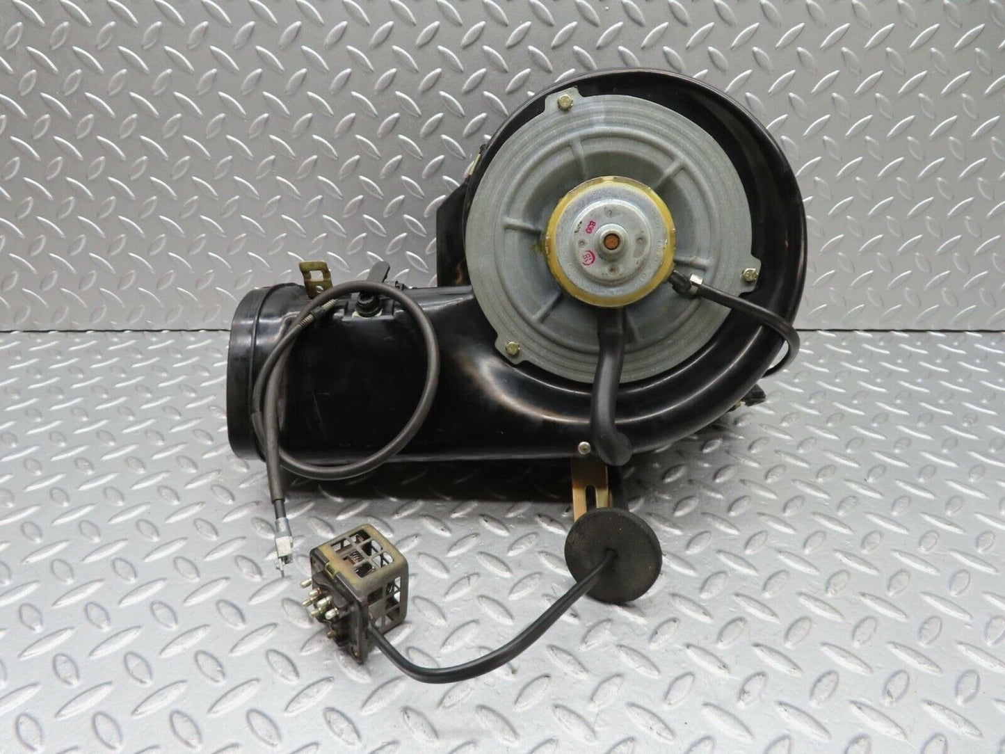 14368 Mercedes-Benz W116 350SE Heater Blower Motor With Housing 0130107012