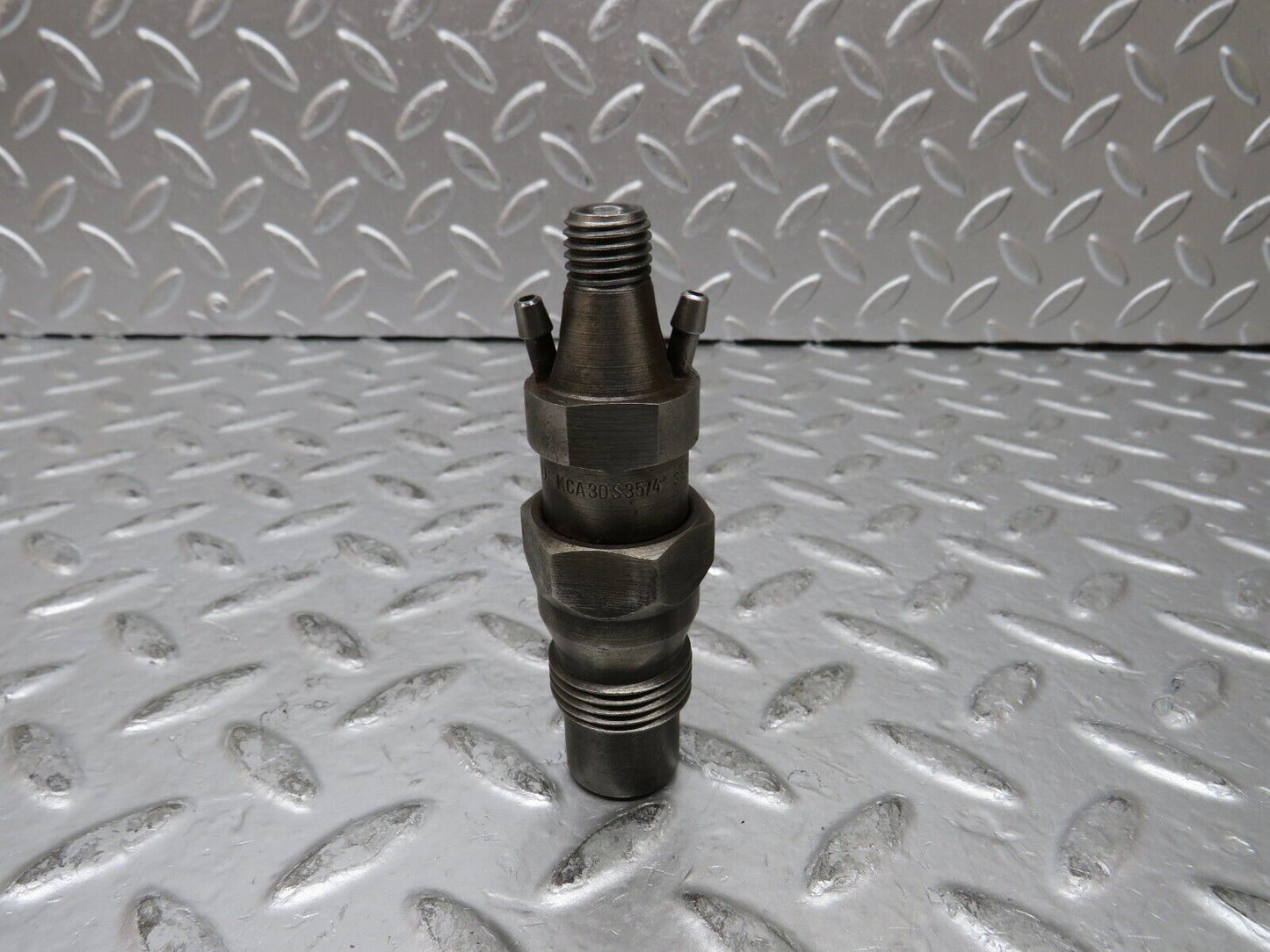 27002 Mercedes-Benz W123 240D Fuel Injector Bosch KCA30S35/4