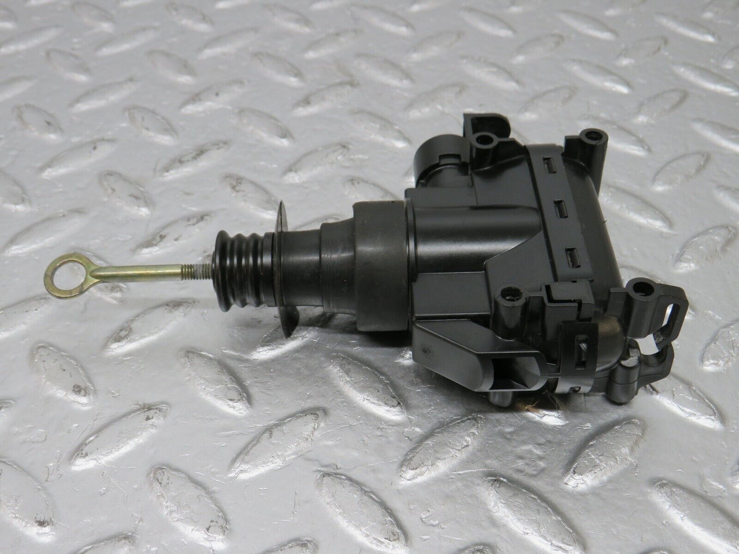 33647 Mercedes-Benz W201 190E 2.0L Door Lock Vacuum Actuator Front Left