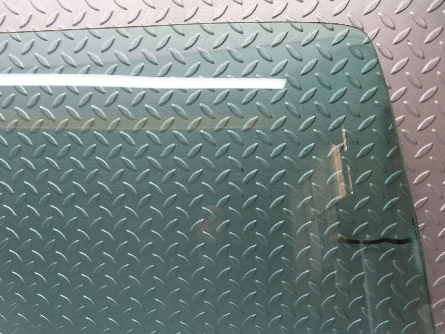 21602 Mercedes-Benz W126 300SE Rear Heated Windscreen Glass