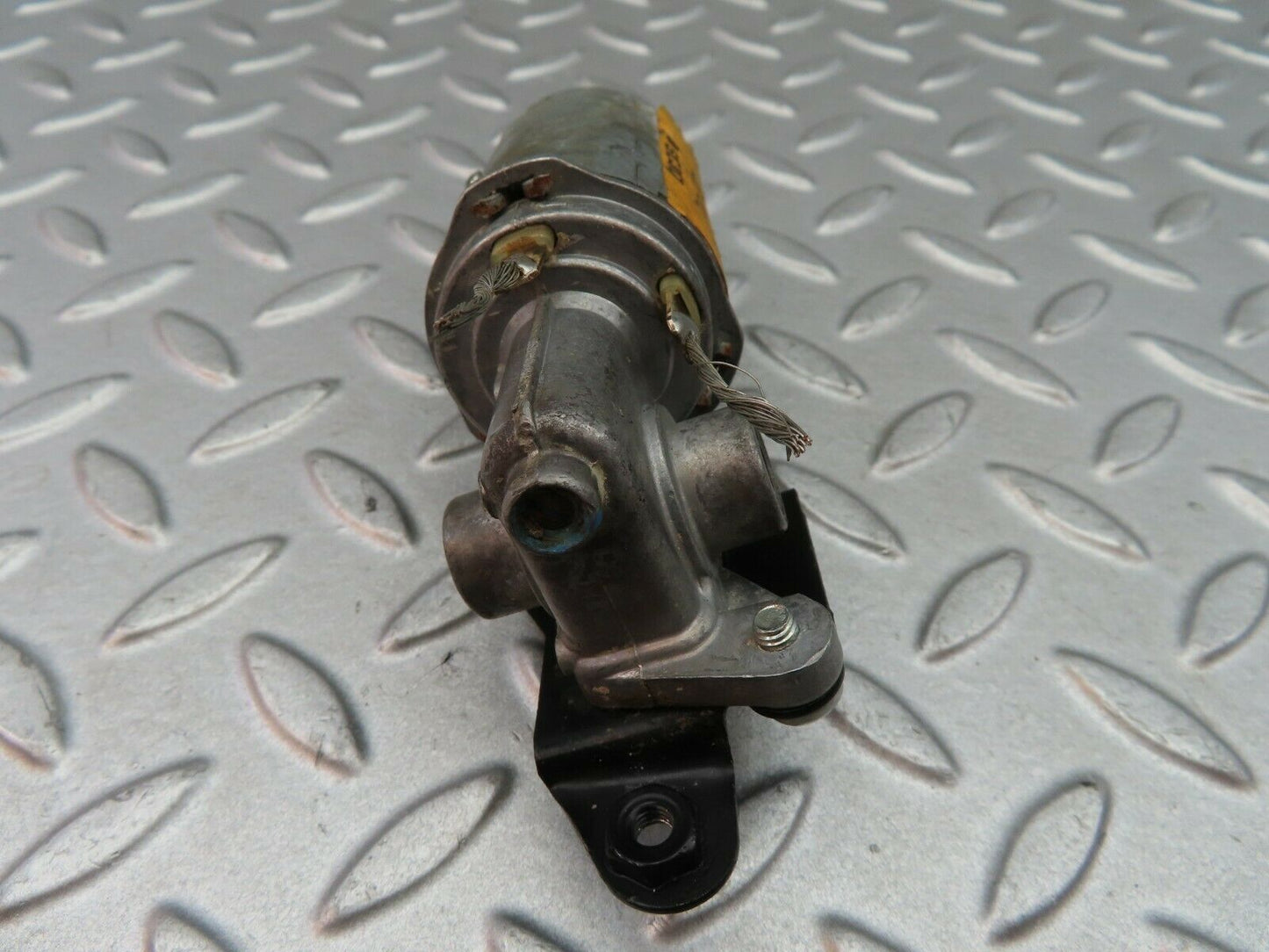 6229 Mercedes-Benz W126 380SE Headrest Adjustment Motor Left Side 0028203342