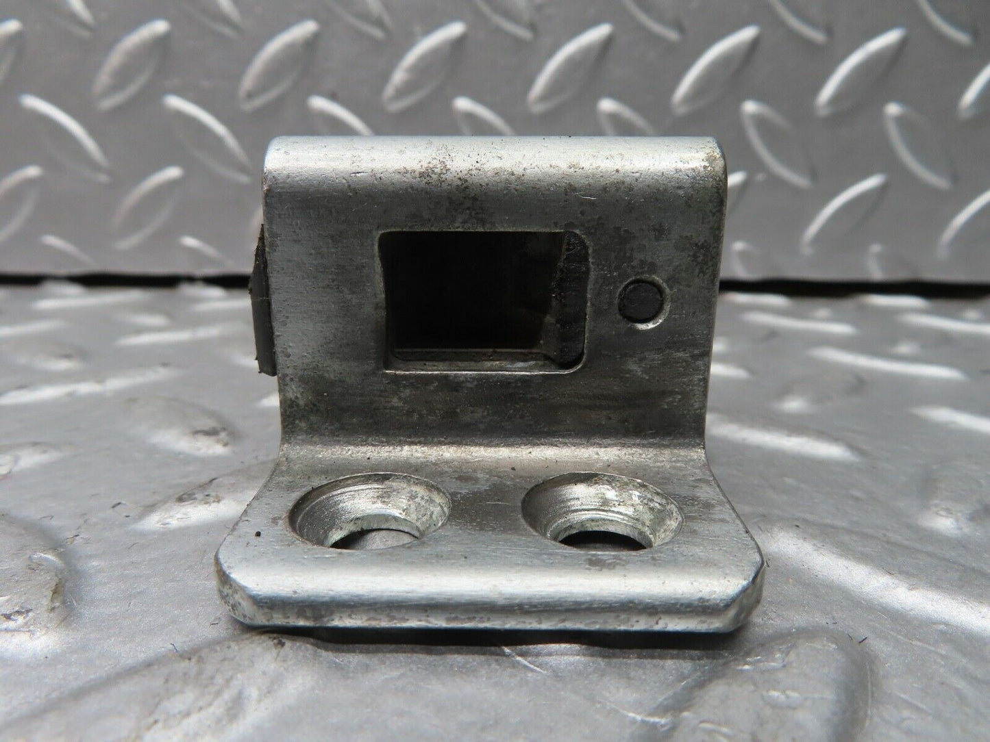 21517 Mercedes-Benz W126 300SE Door Lock Latch Right Side