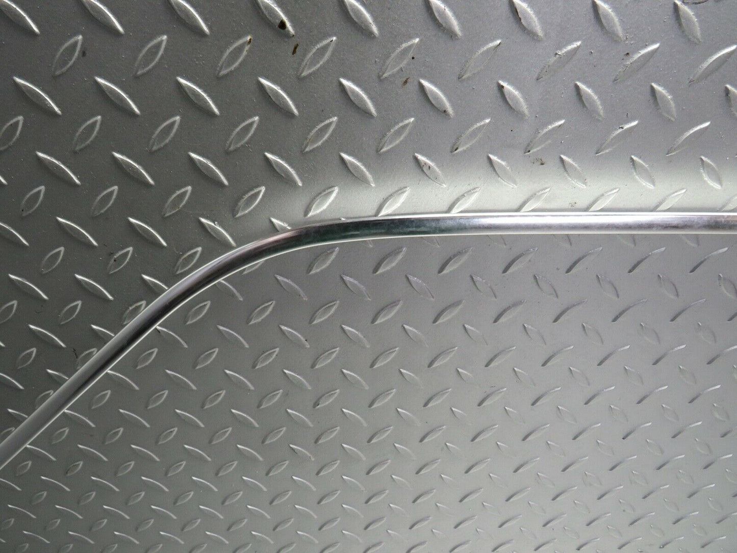 21808 Mercedes-Benz W126 300SE Roof Chrome Trim Left Side