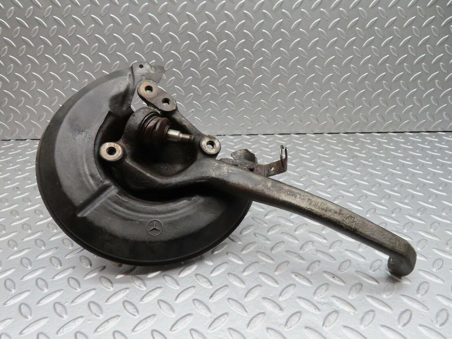 14825 Mercedes-Benz W116 350SE Front Left Wheel Hub