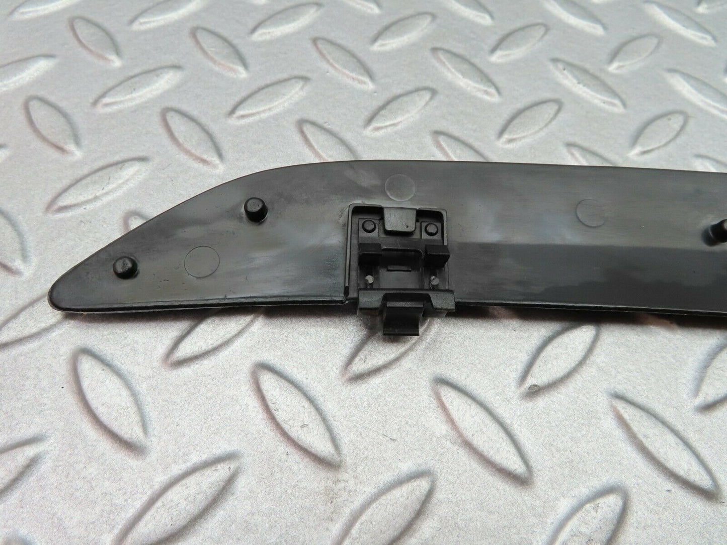 5753 Mercedes-Benz W123 200 Rear Right Plastic Moulding Trim For C Pillar