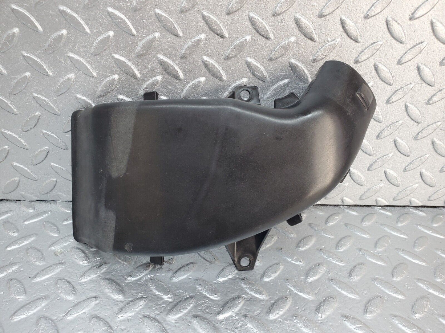 45571 Mercedes-Benz W126 420SE Air Intake Suction Pipe Left Side 1170940911