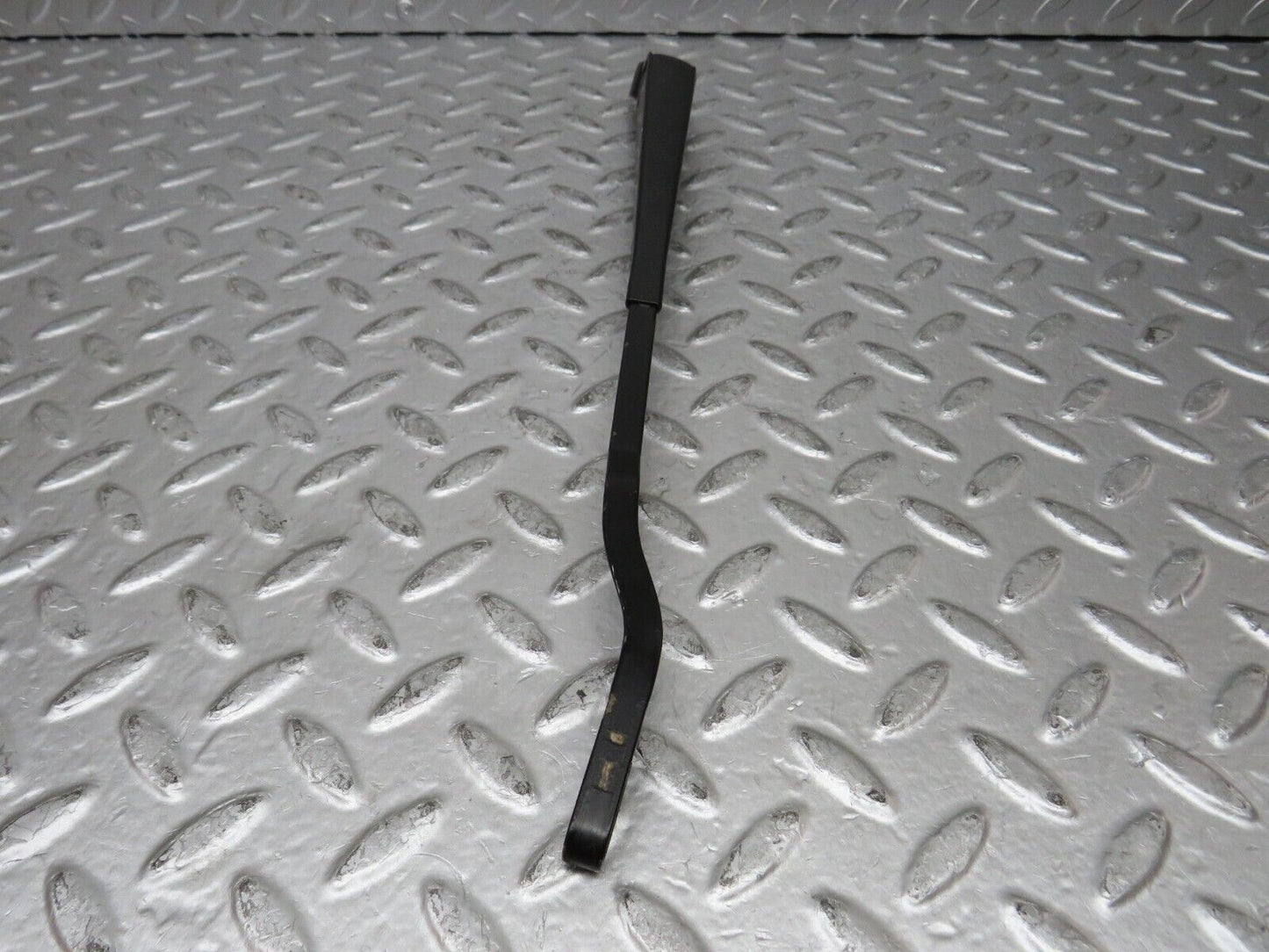 26989 Mercedes-Benz W123 240D Wiper Arm Bosch Right Side 3399990553