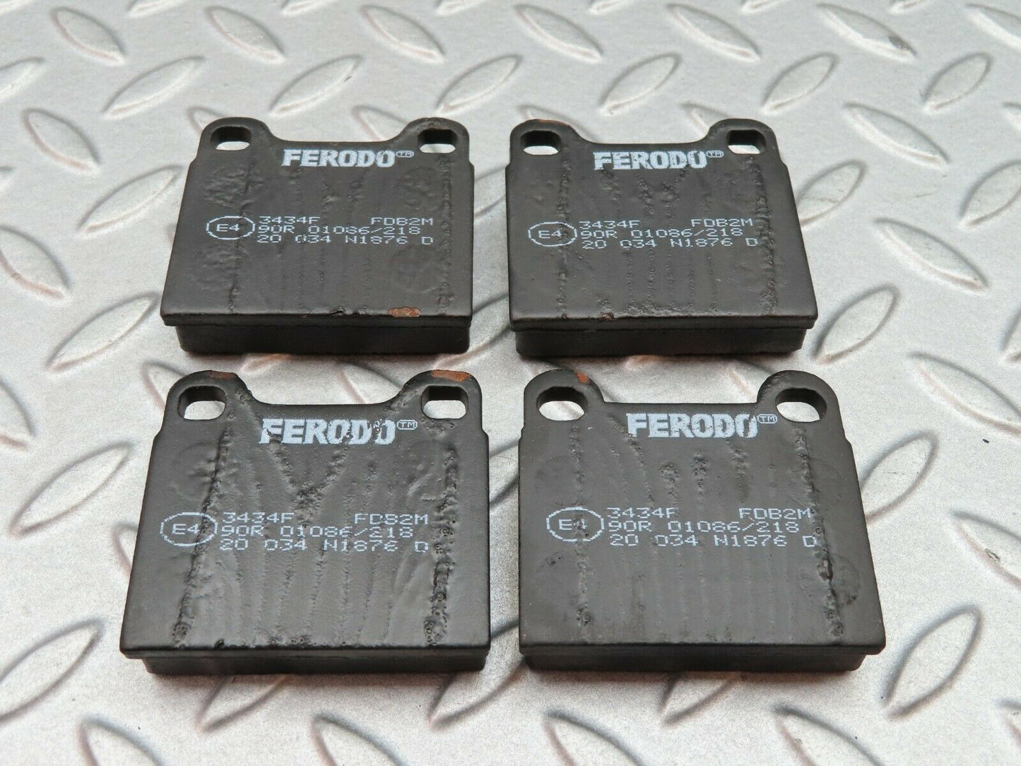 5204 Mercedes-Benz R107 350SL Rear Brake Pads Ferodo 3434F New