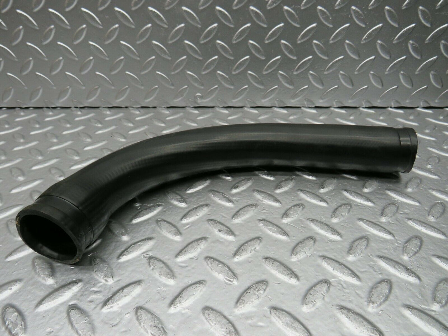 22572 Mercedes-Benz C124 E220 Coupe Radiator Hose 1245015782 1245015882