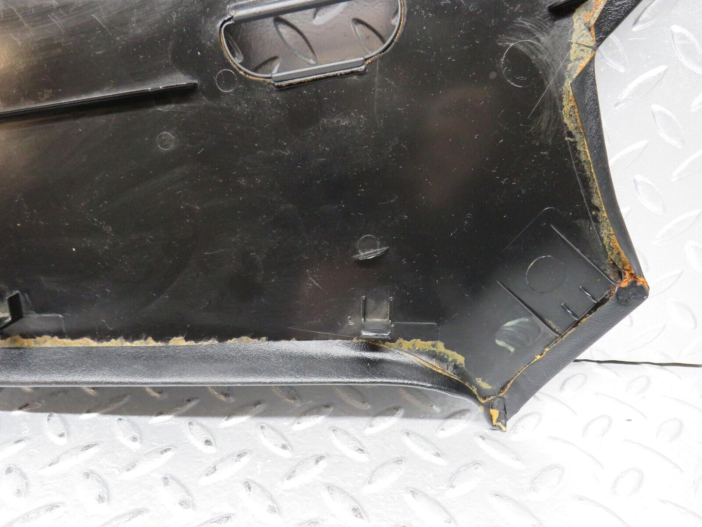 31568 Mercedes-Benz W201 190LE 1.8L C Pillar Cover Trim Left Black 2016950144