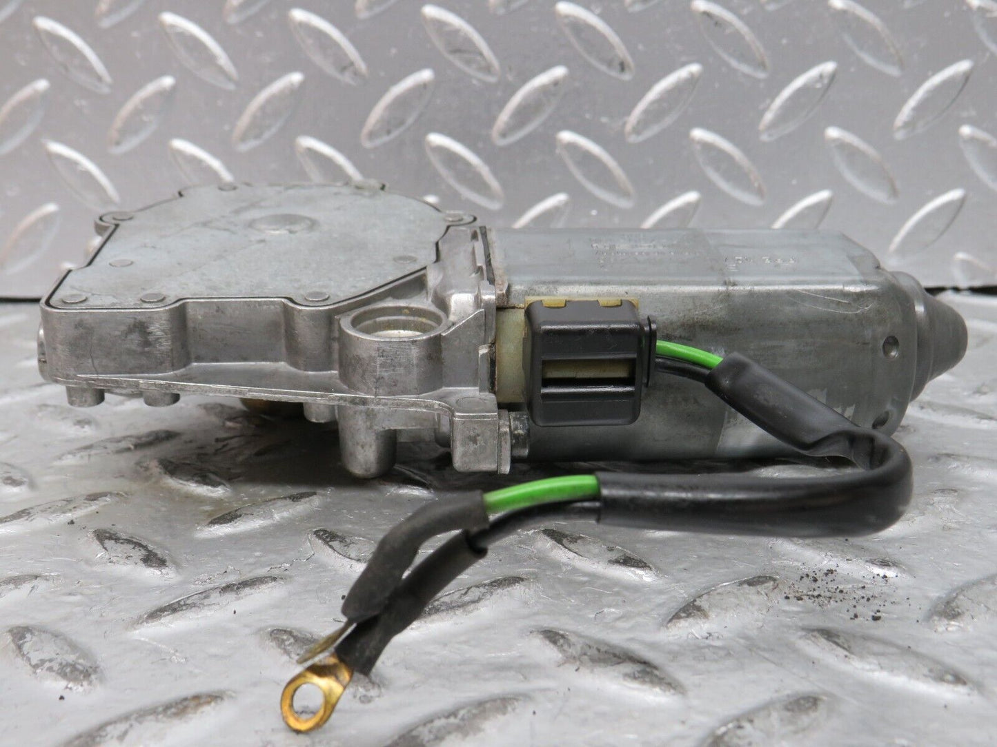 27663 Mercedes-Benz S124 300TE Window Regulator Motor Right Bosch 0130821285
