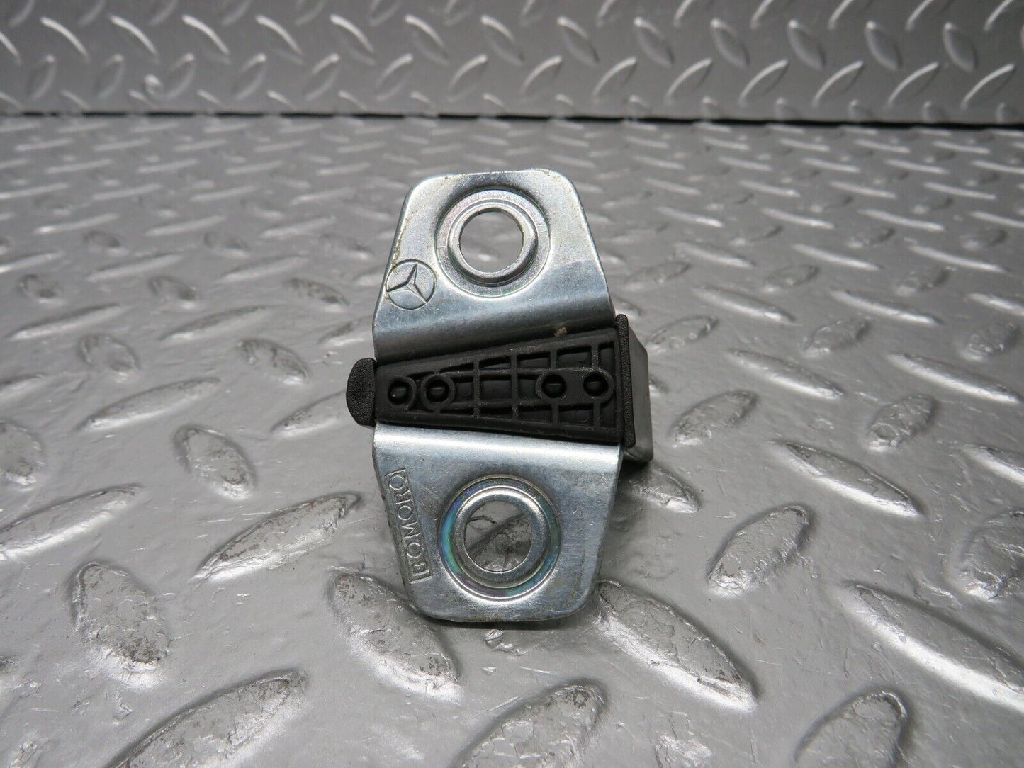 30755 Mercedes-Benz W201 190E 2.0L Door Lock Latch