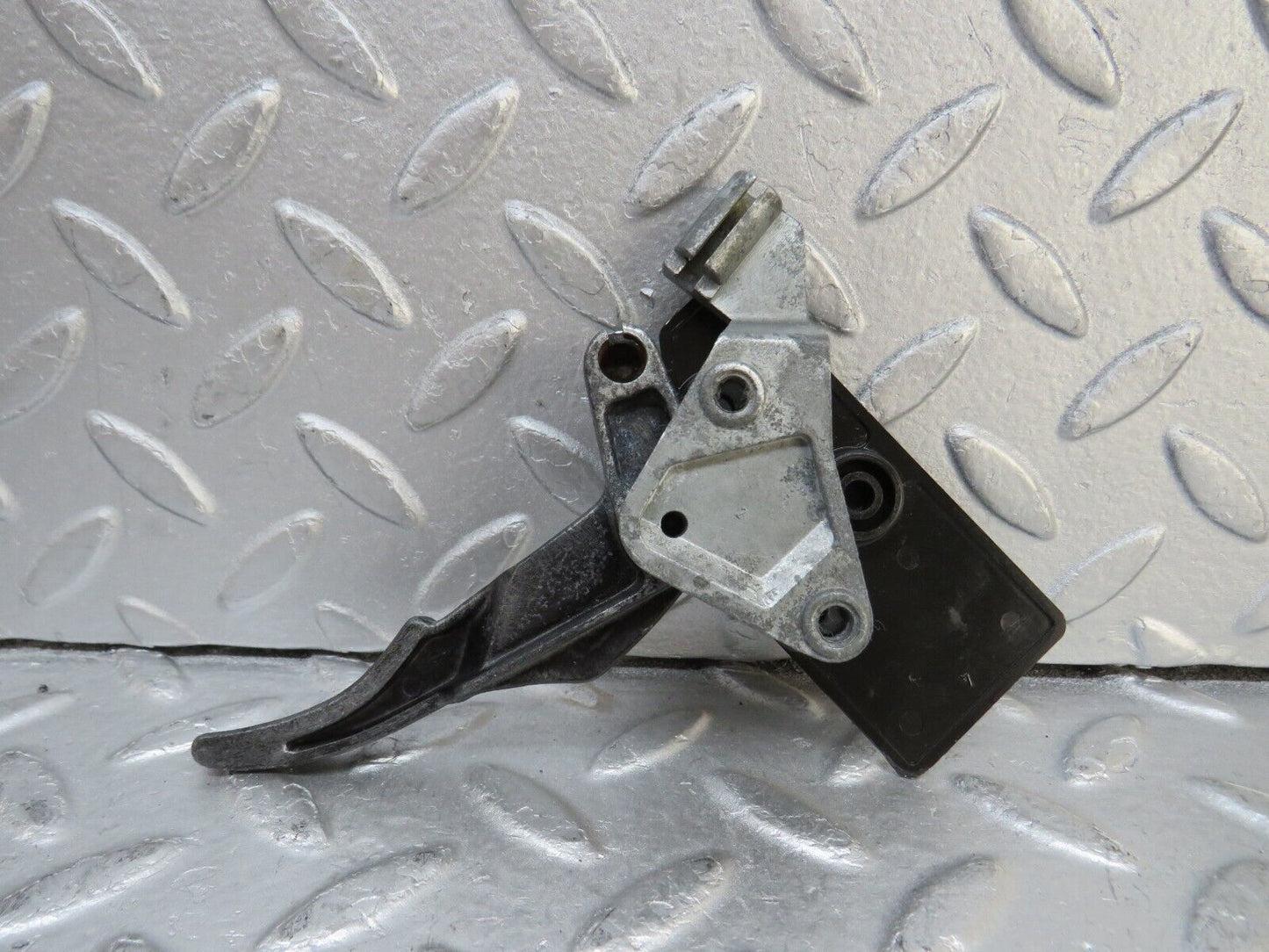 37045 Mercedes-Benz C126 420SEC Coupe Hood Opener Bonnet Release