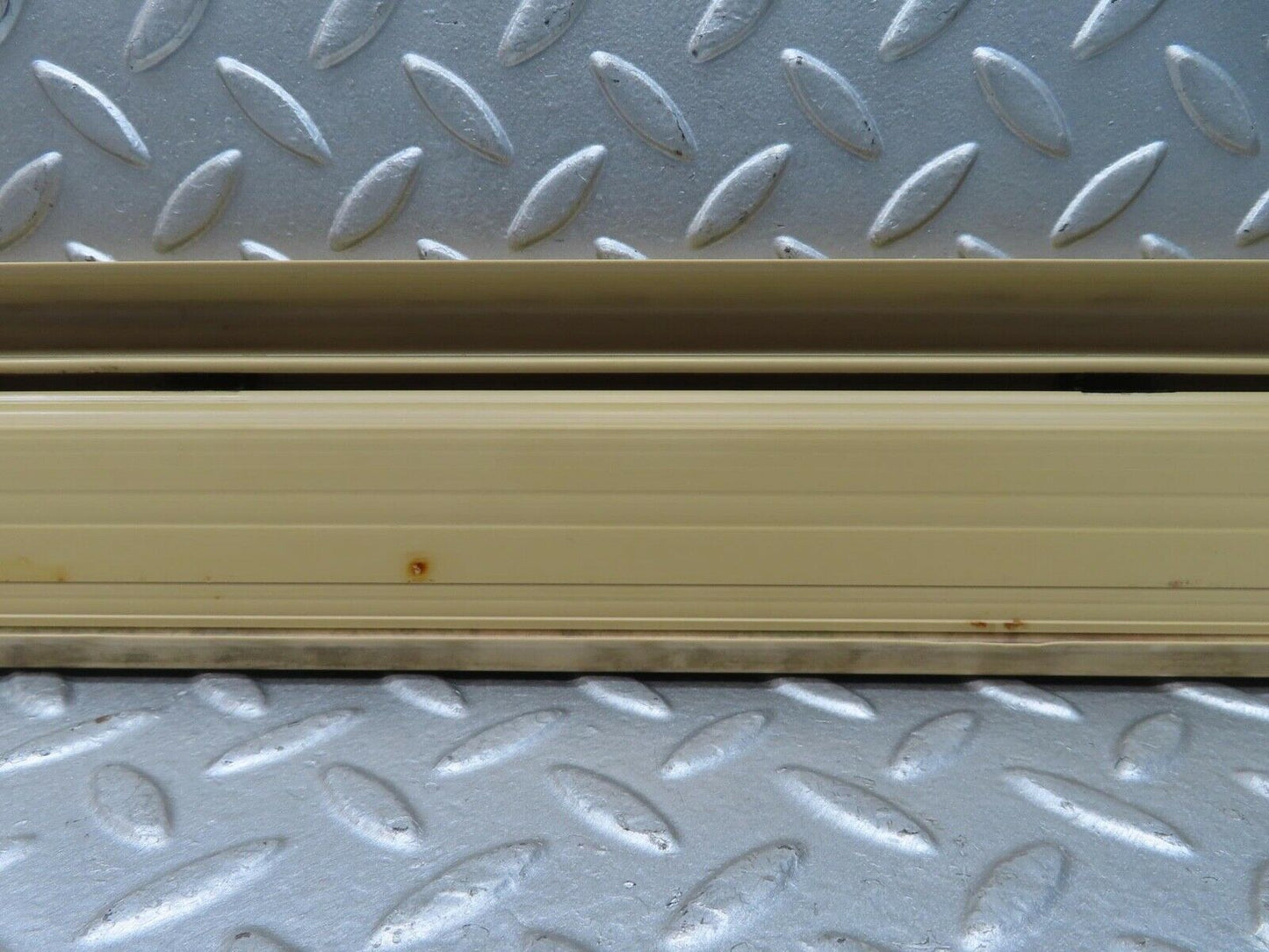13481 Mercedes-Benz W123 200 Front Right Door Sill
