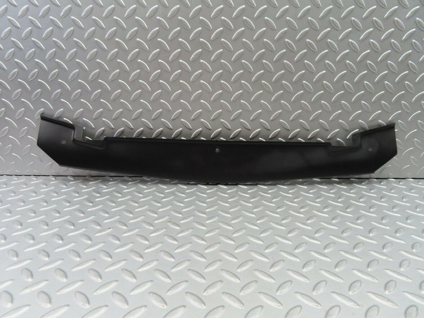 5854 Mercedes-Benz W123 200 Front Bumper Centre Filler Trim 1238853023