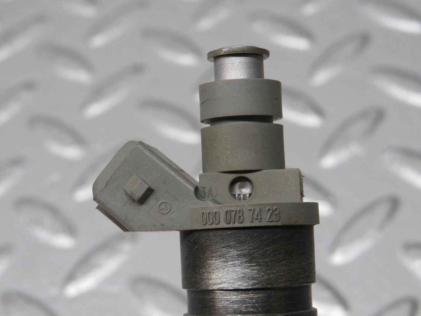 33485 Mercedes-Benz W202 C180 Fuel Injector Siemens 0000787423