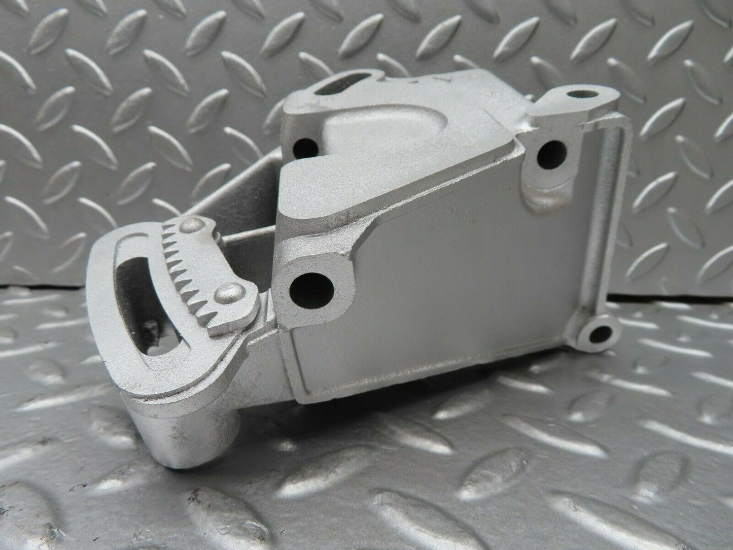 15263 Mercedes-Benz W123 230E Power Steering Pump Bracket 1234660241