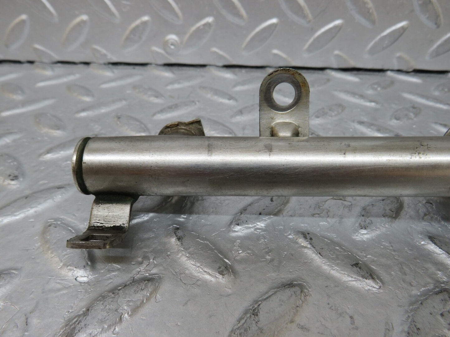 35018 Mercedes-Benz W210 320E Fuel Injector Rail 0280151080 1120700595