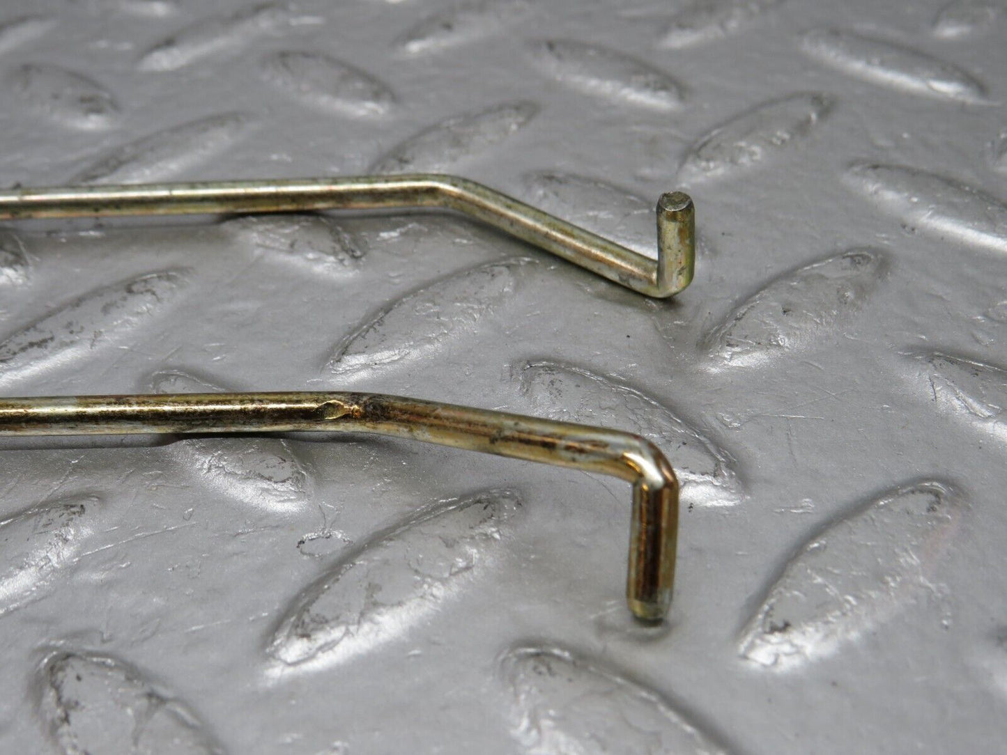 33336 Mercedes-Benz W202 C180 Front Door Lock Knob Pair