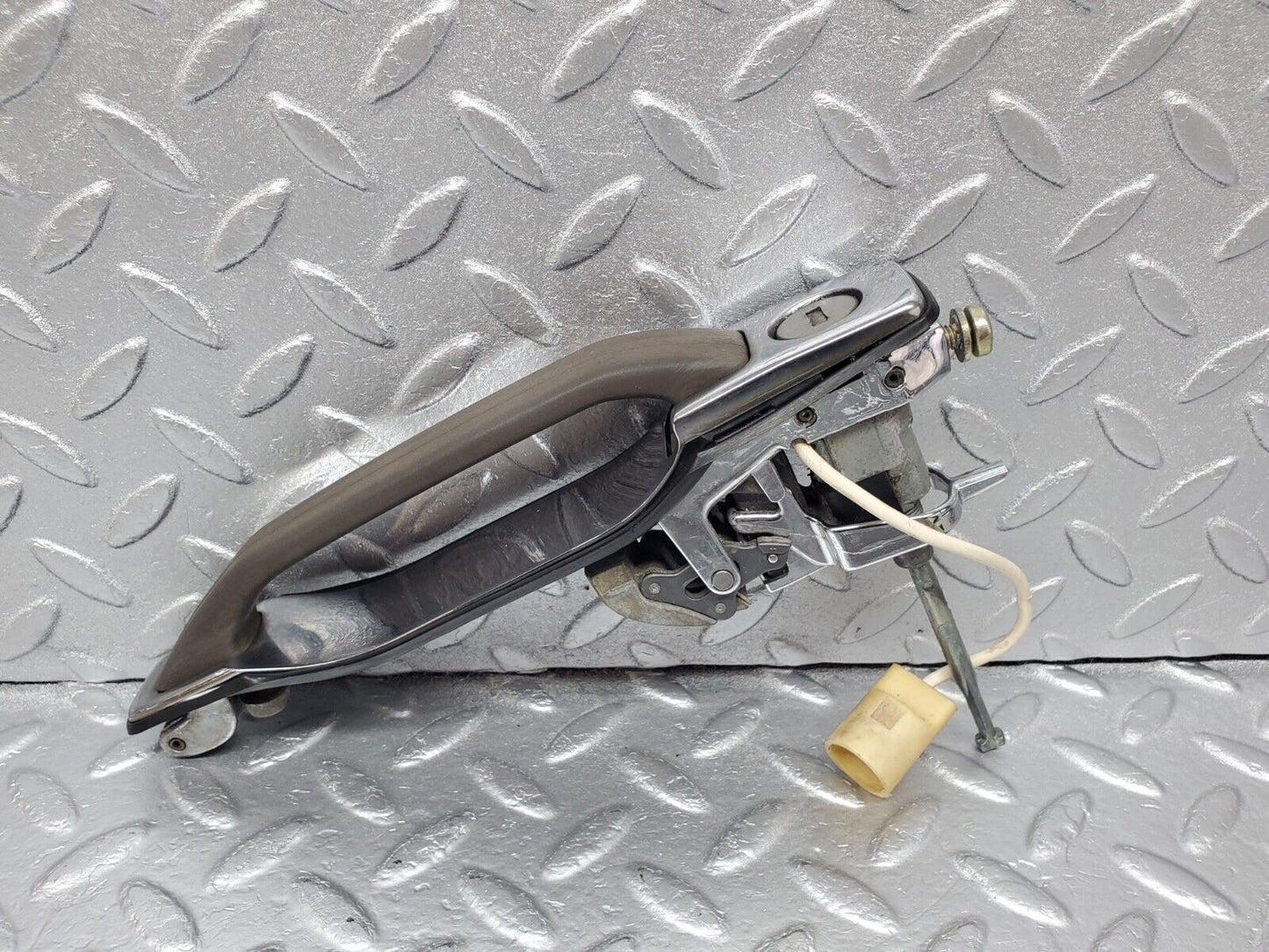 45645 Mercedes-Benz W126 420SE Front Right Door Exterior Handle No Key