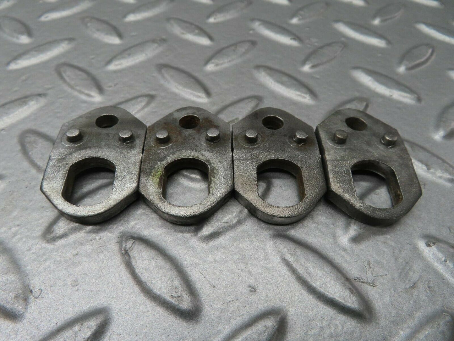 15634 Mercedes-Benz R107 450SL Fuel Injector Bracket 4pcs