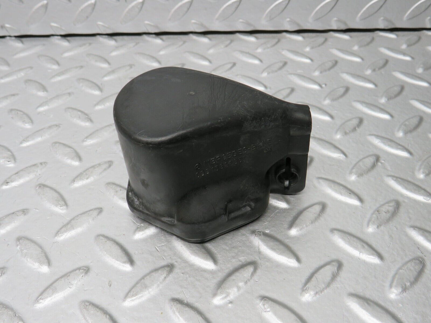 30303 Mercedes-Benz W124 230E Ignition Coil Cover Cap 0001582285