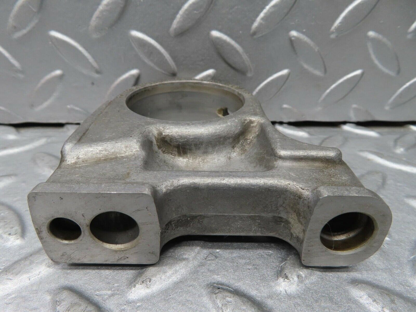 16720 Mercedes-Benz C107 380SLC Camshaft Tower Bearing 1160514612