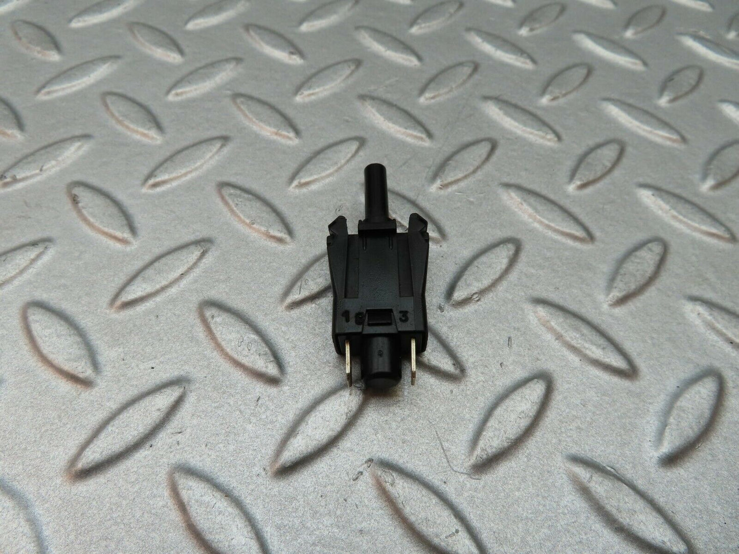 5762 Mercedes-Benz W123 200 Door Contact Switch 0015458714