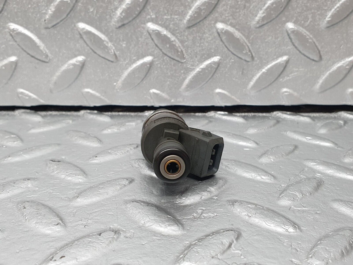 42370 Mercedes-Benz R129 320SL Coupe Fuel Injector Bosch 0000787323 0280155209