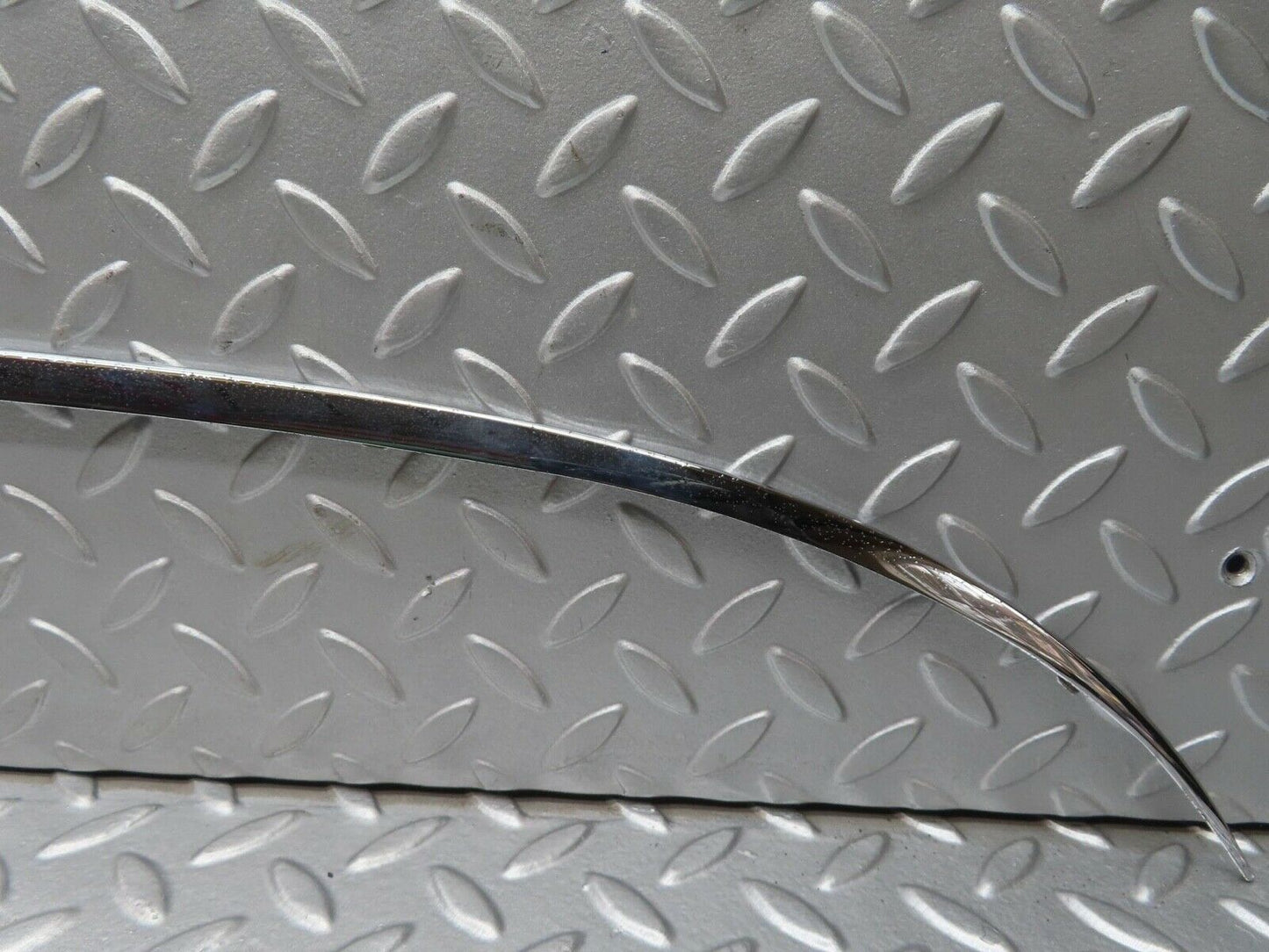 13283 Mercedes-Benz W111 220S Rear Windscreen Top Chrome Strip