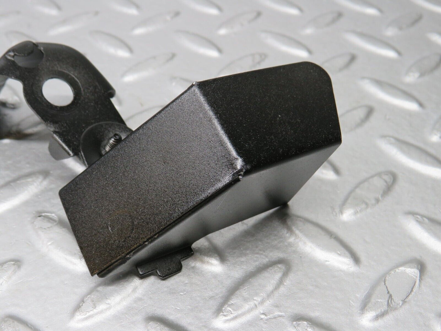 39005 Mercedes-Benz W201 190E 2.6L Steering Box Joint Cover