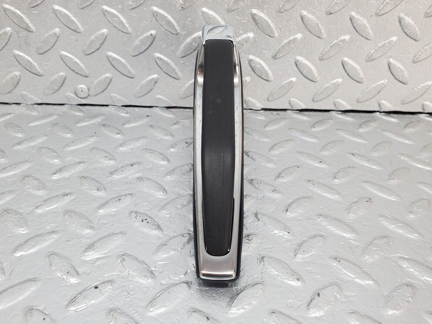 44393 Mercedes-Benz W123 280E Rear Right Exterior Door Handle 1237600359 1237660005