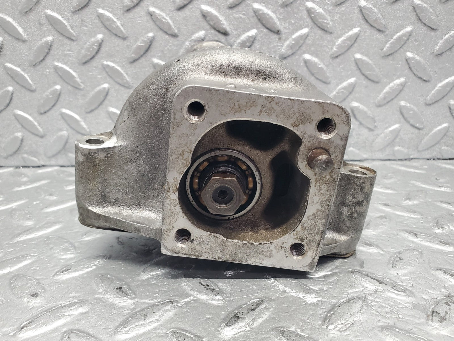 W112 injection pump drive housing used OEM